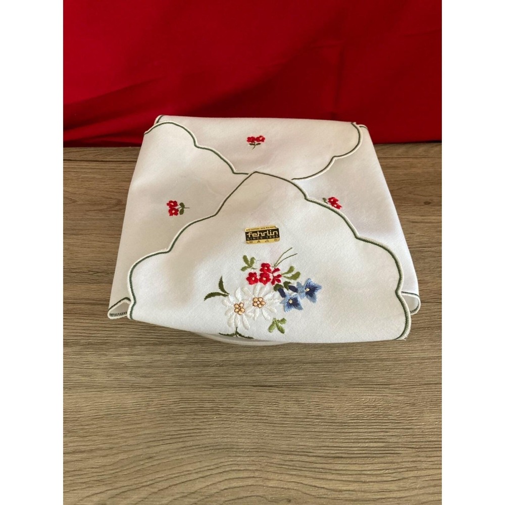 Fehrlin Swiss Embroidered Floral Napkin Scalloped Edge White Green Vintage NWT